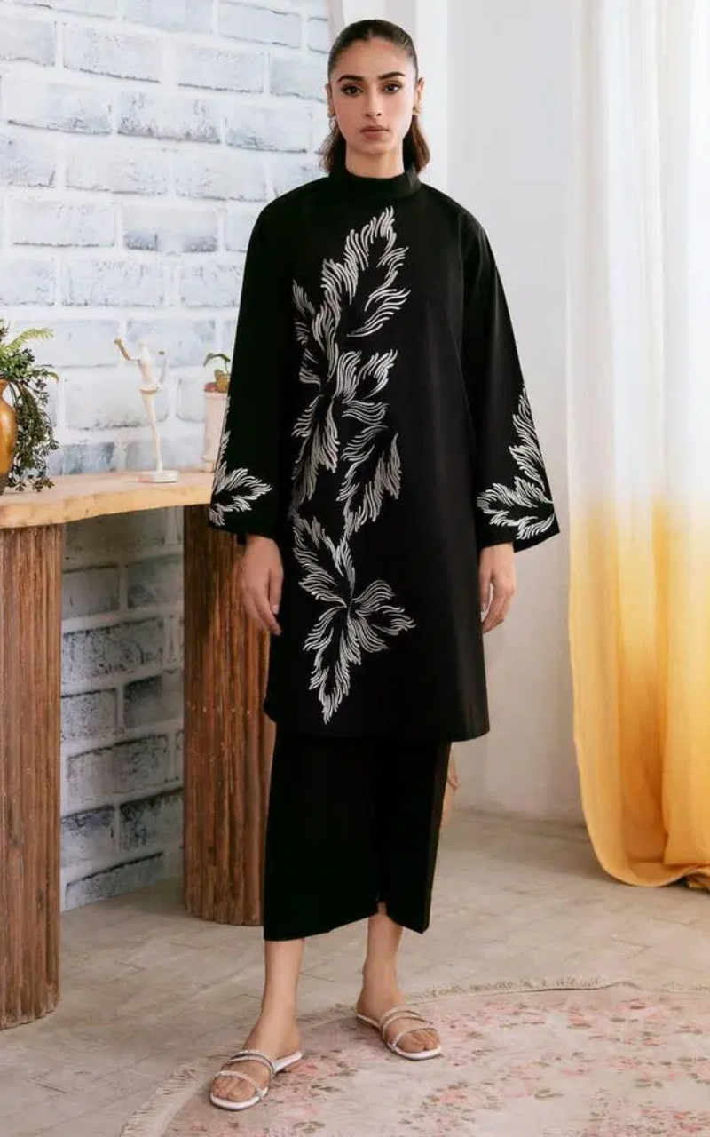 Monochrome Palette Palm Stitched Linen